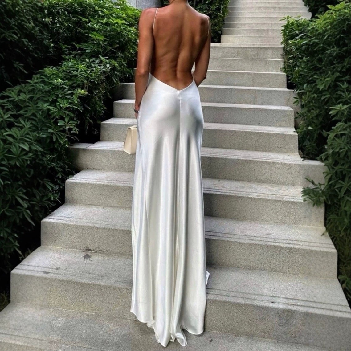 Biała, satynowa, długa suknia  – Elegant Satin Evening Gown Split recenzja i cena