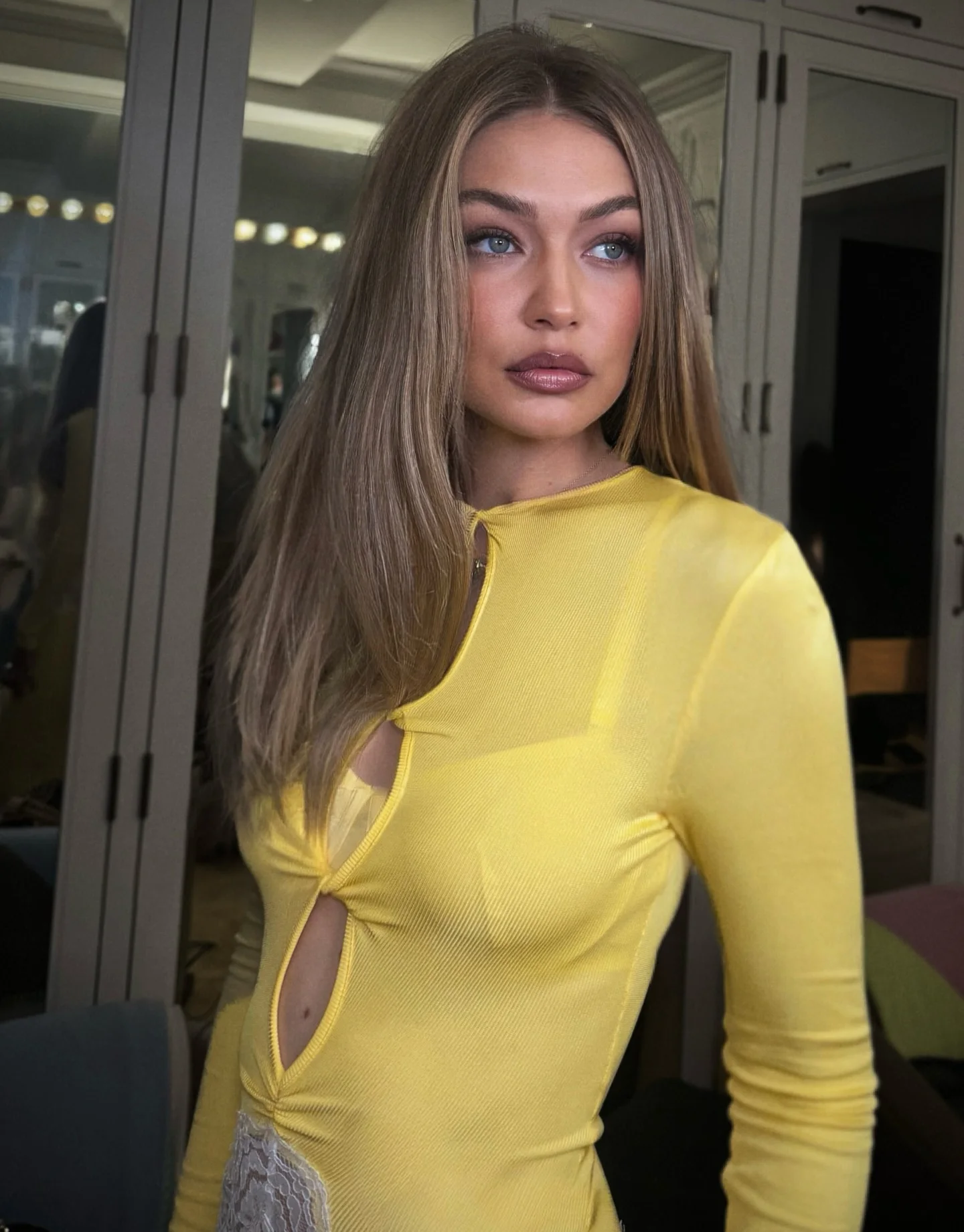 Damska żółta koronkowa sukienk – Bodycon Long Sleeve Ribbed Dress recenzja i cena